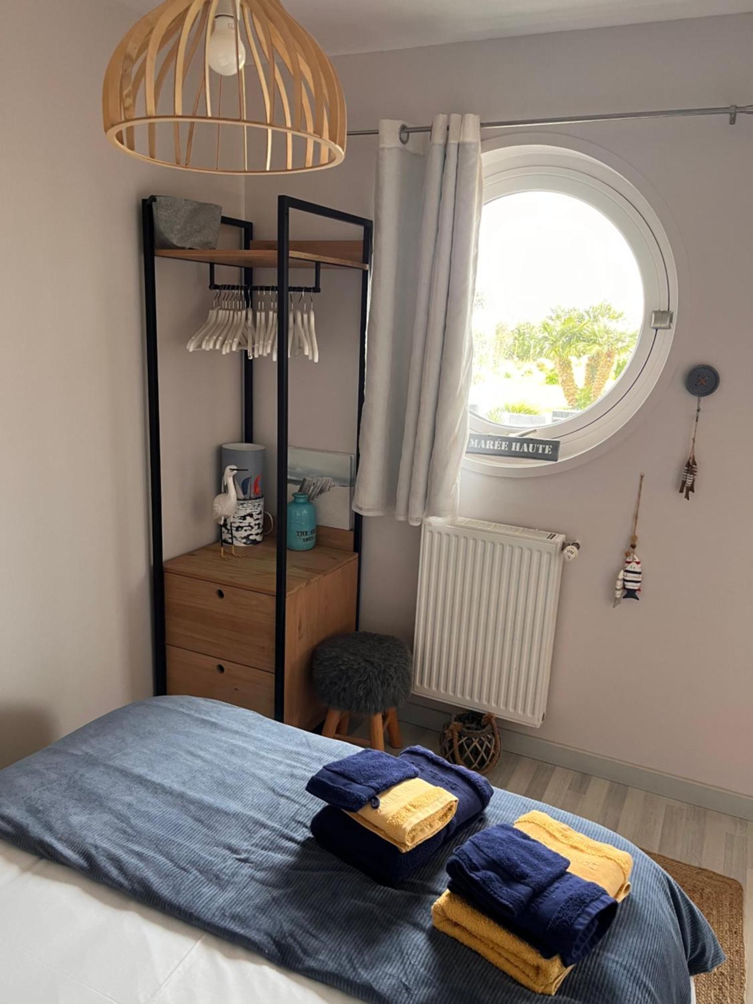 La Maison Bateau Au Bord De Mer Guissény 外观 照片