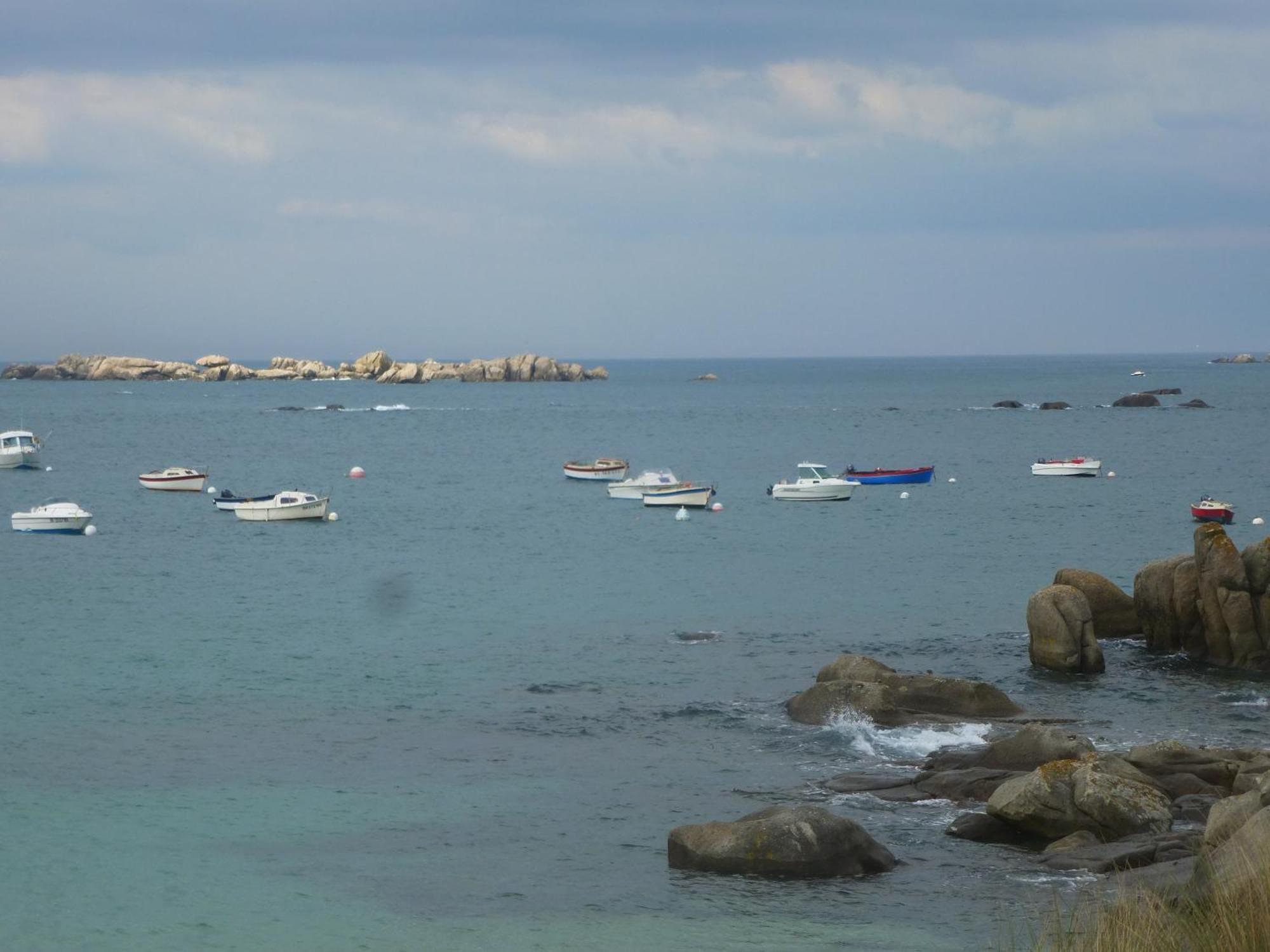 La Maison Bateau Au Bord De Mer Guissény 外观 照片